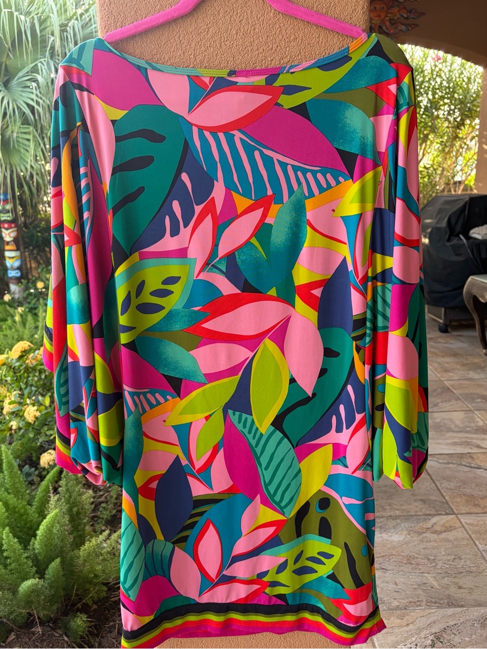 TRINA TURK Beautiful Vibrant Cover Up Dress SZ Large - Picture 4 of 4
